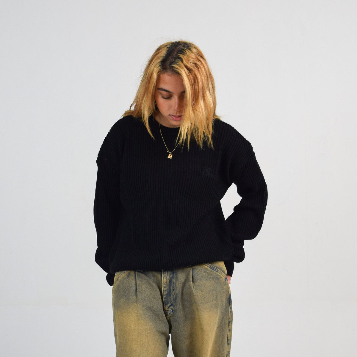 BLACK KNIT SWEATER