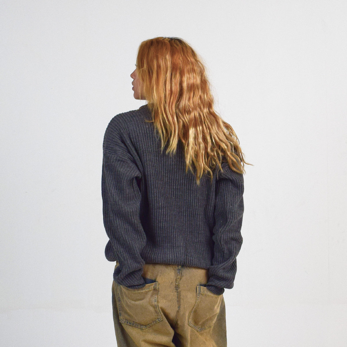 GREY KNIT SWEATER